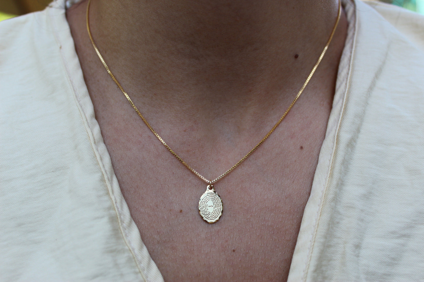 Collar Padre Nuestro Oval, una oración que te acompaña en silencio