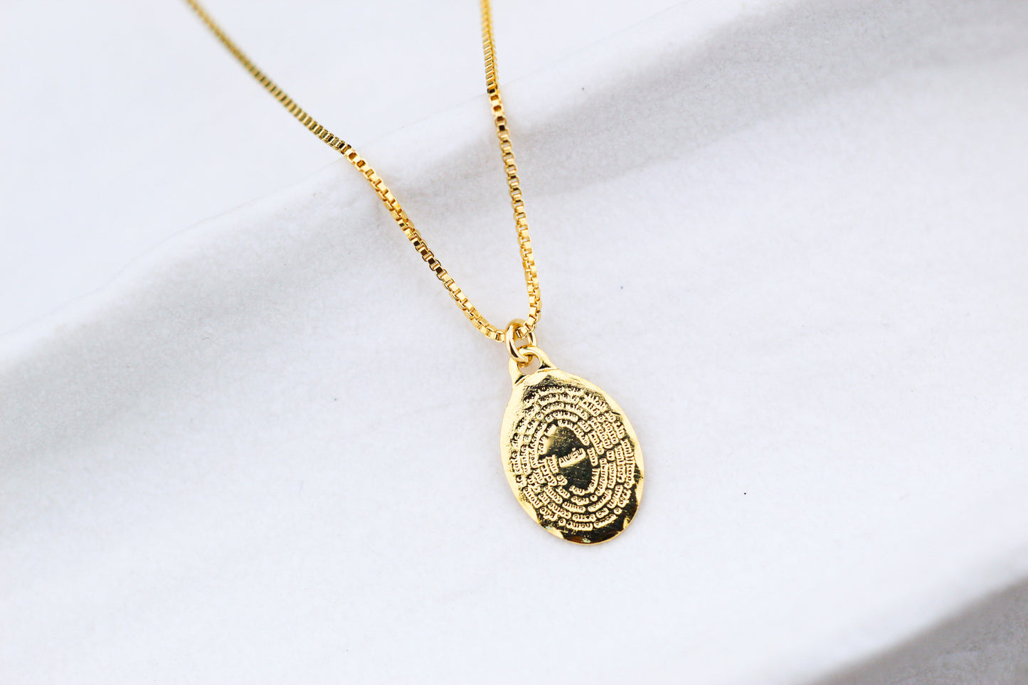 Collar Padre Nuestro Oval, una oración que te acompaña en silencio