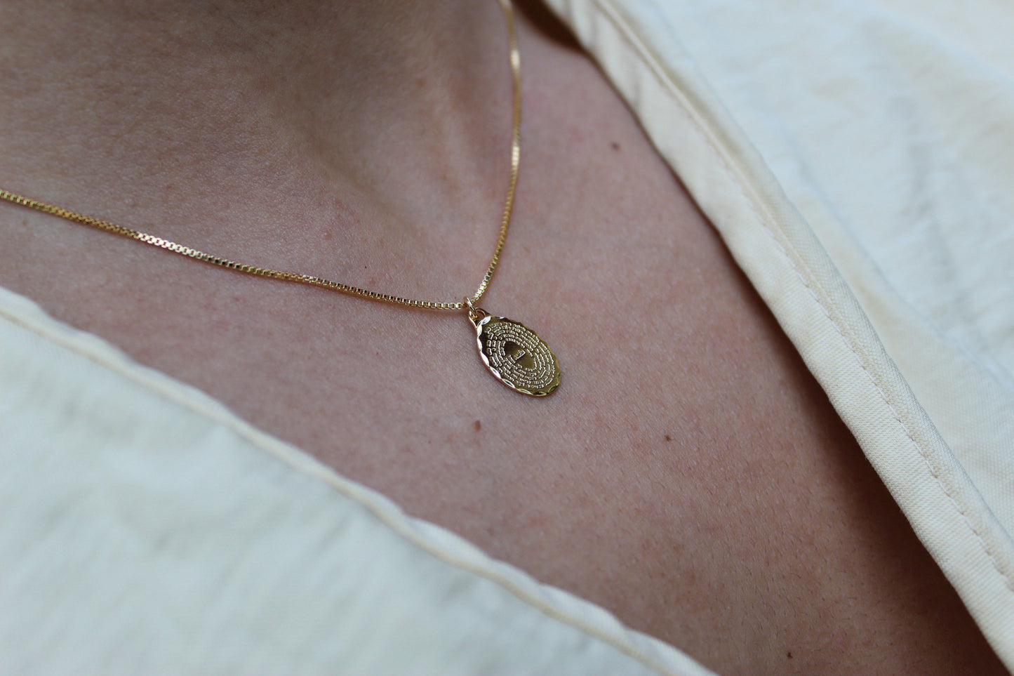 Collar Padre Nuestro Oval, una oración que te acompaña en silencio