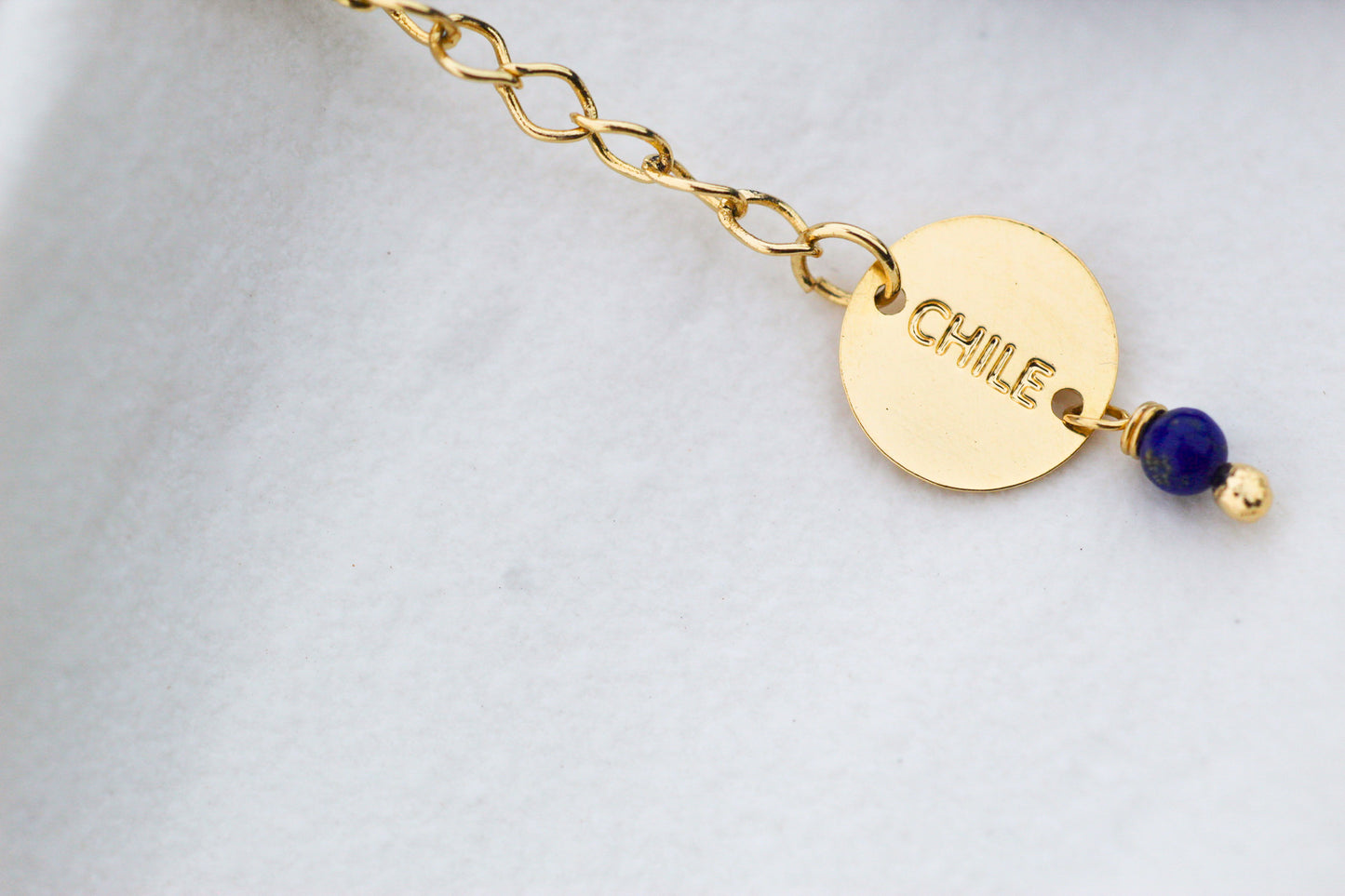 Collar Punta Lapislázuli Chile, un emblema de fuerza y origen.