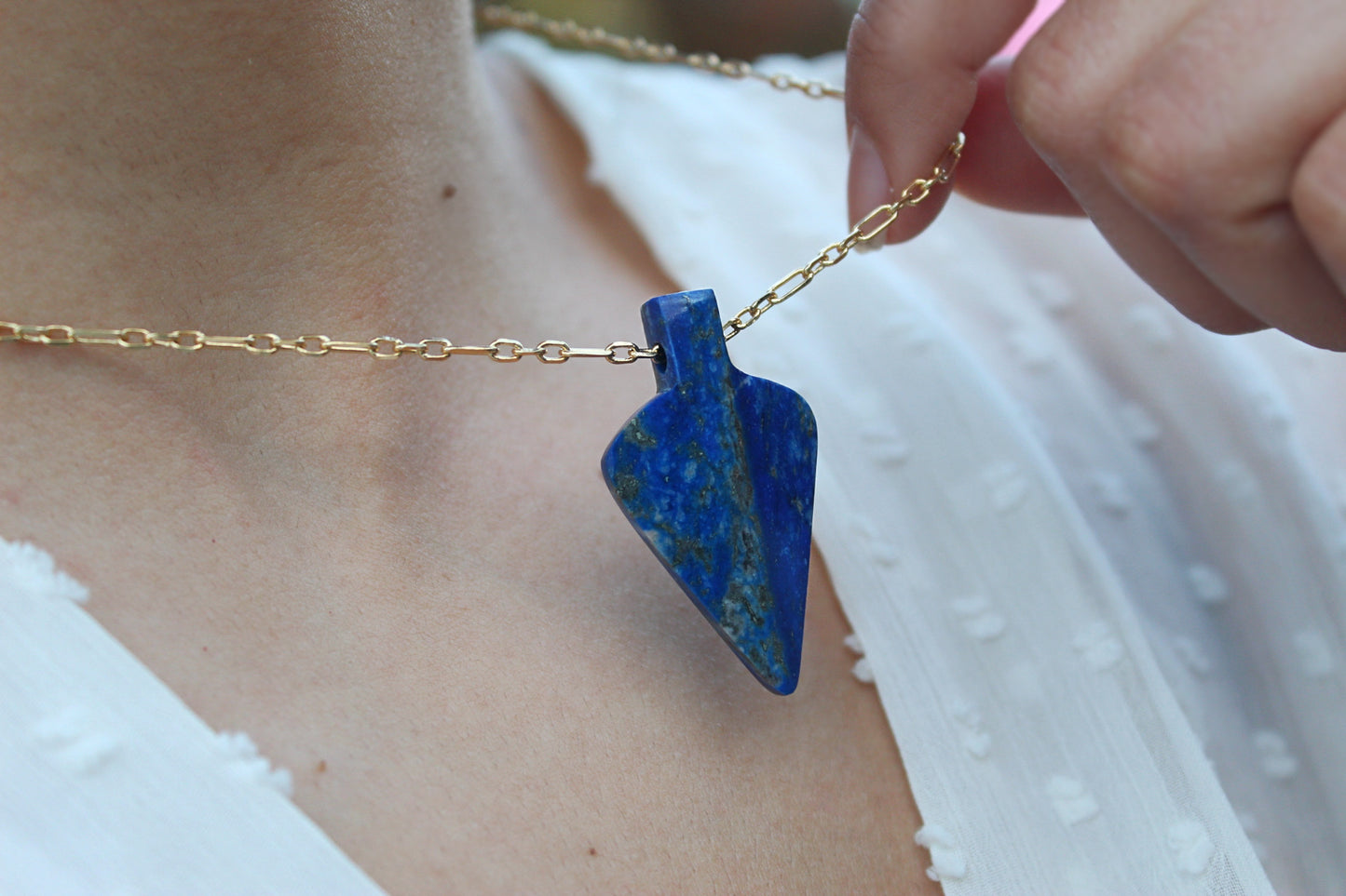 Collar Punta Lapislázuli Chile, un emblema de fuerza y origen.