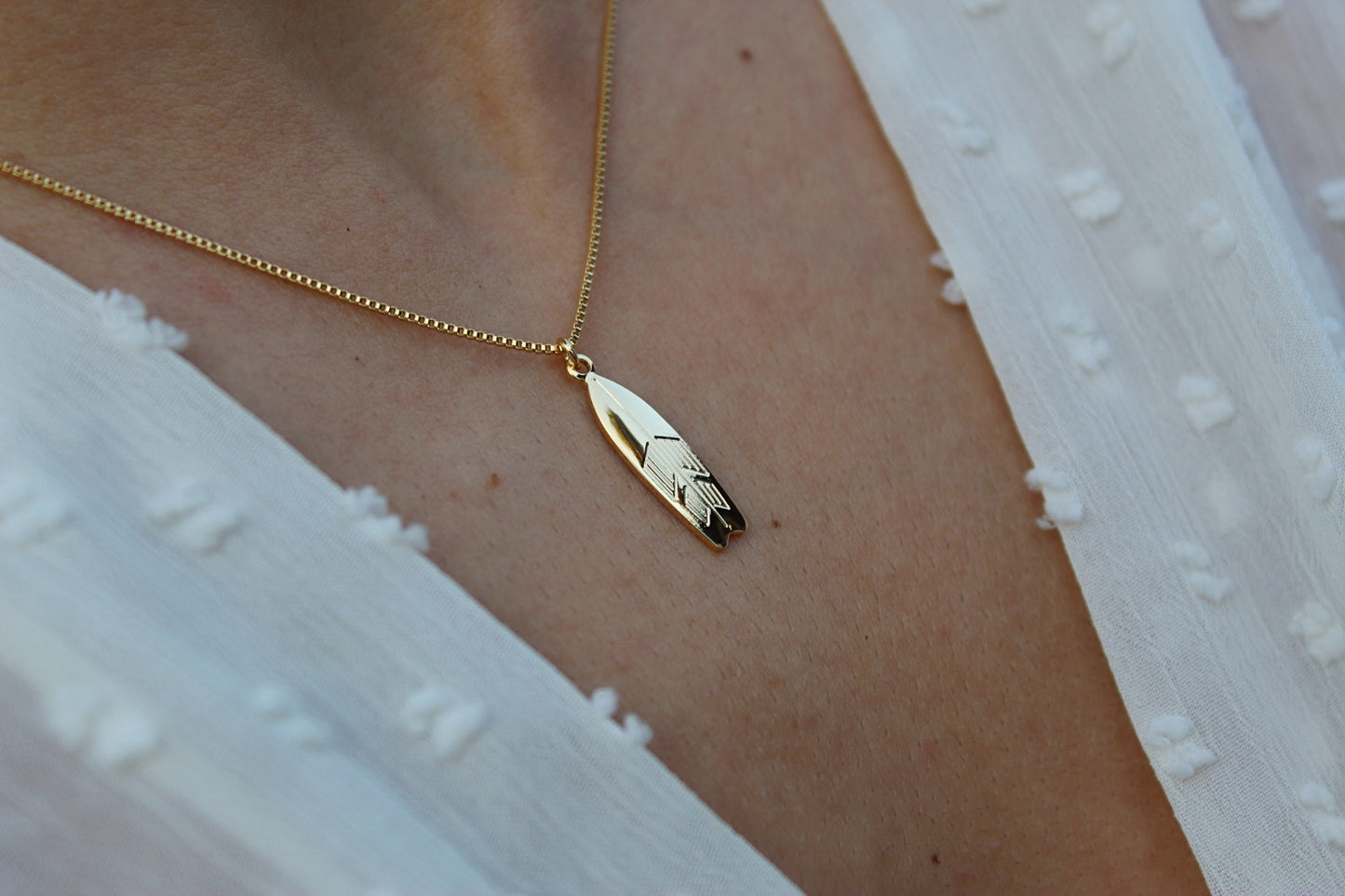 Collar Tabla de Surf, el amuleto perfecto para almas surfistas.