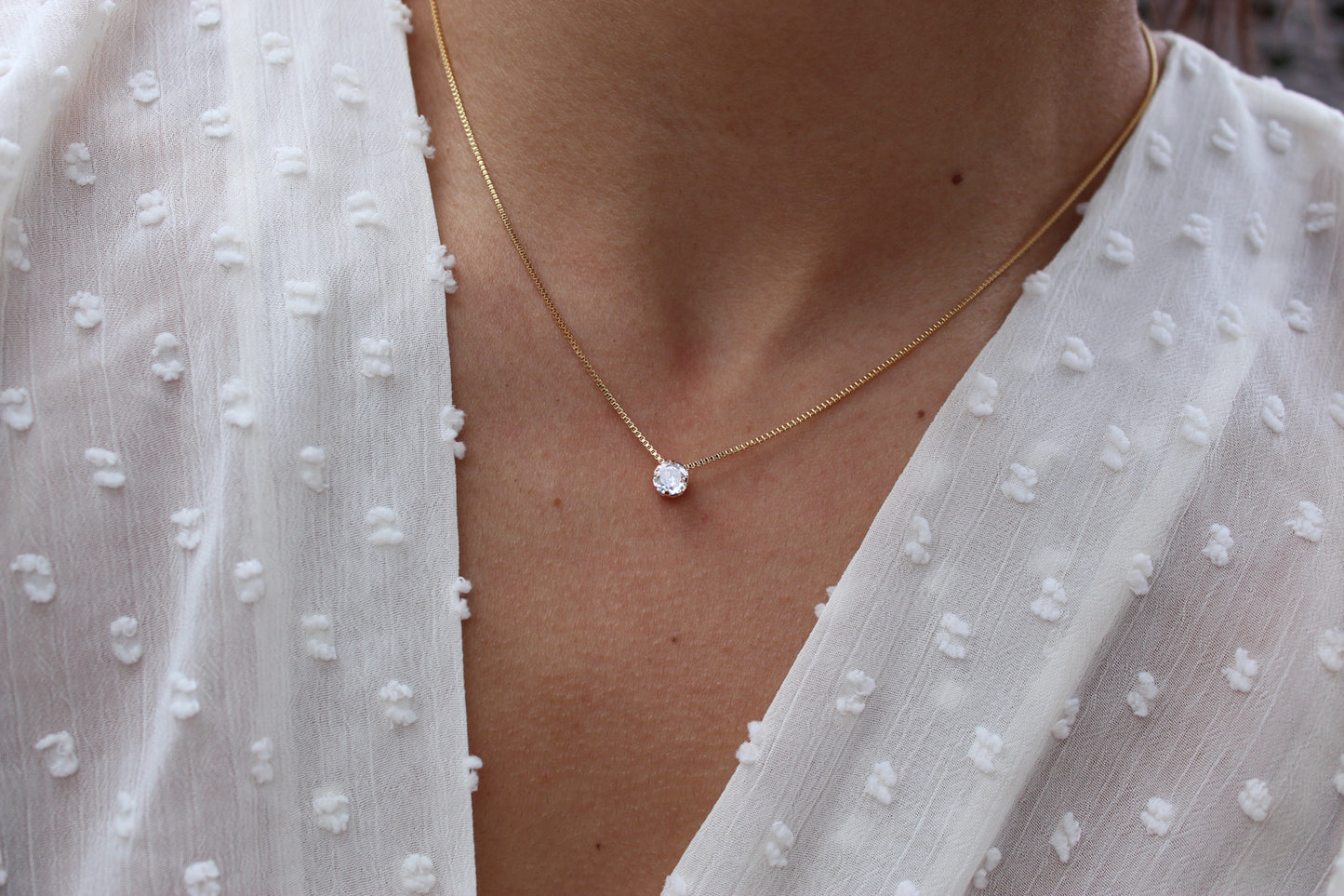 Collar Luz M, elegancia y versatilidad clásica