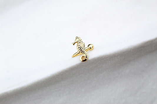 Earcuff Caballito de Mar, frescura con esencia marina.