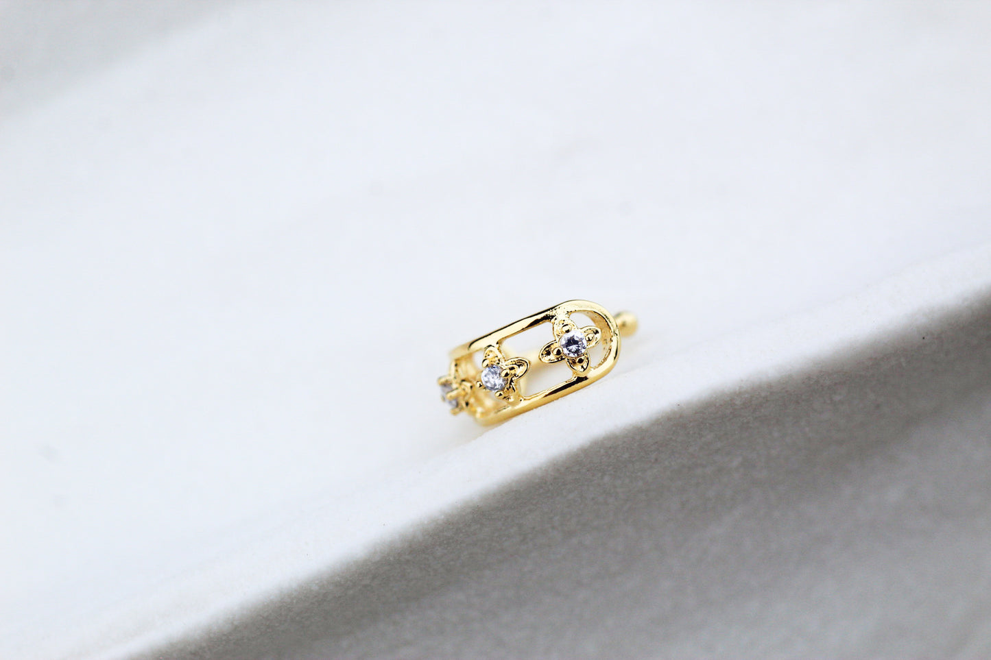 Earcuff Cali Carti, actitud moderna en cada detalle.