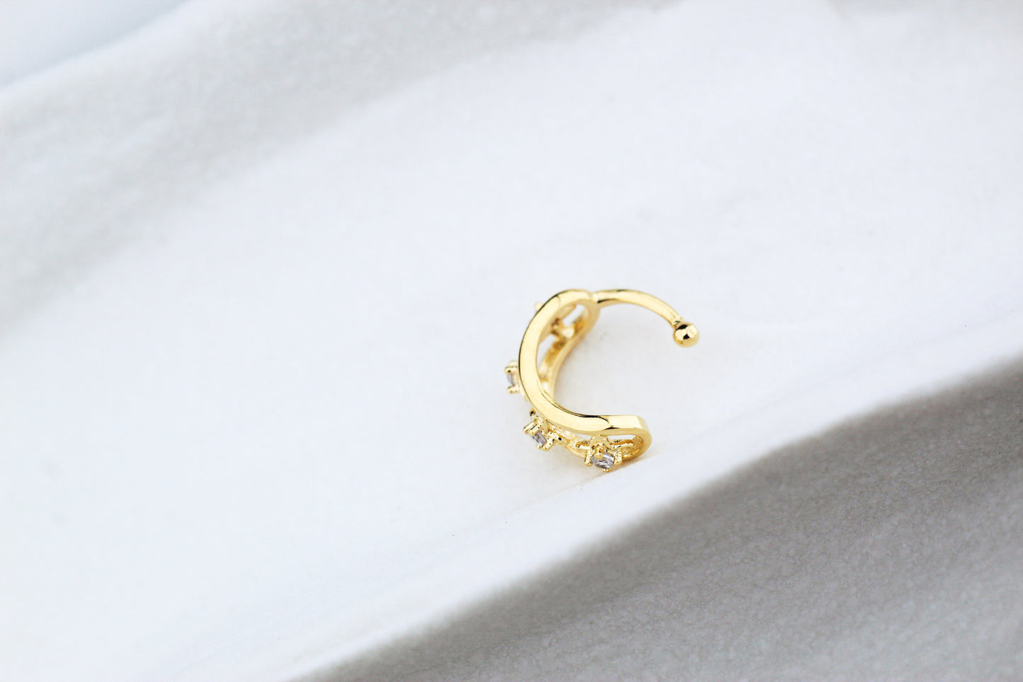 Earcuff Cali Carti, actitud moderna en cada detalle.