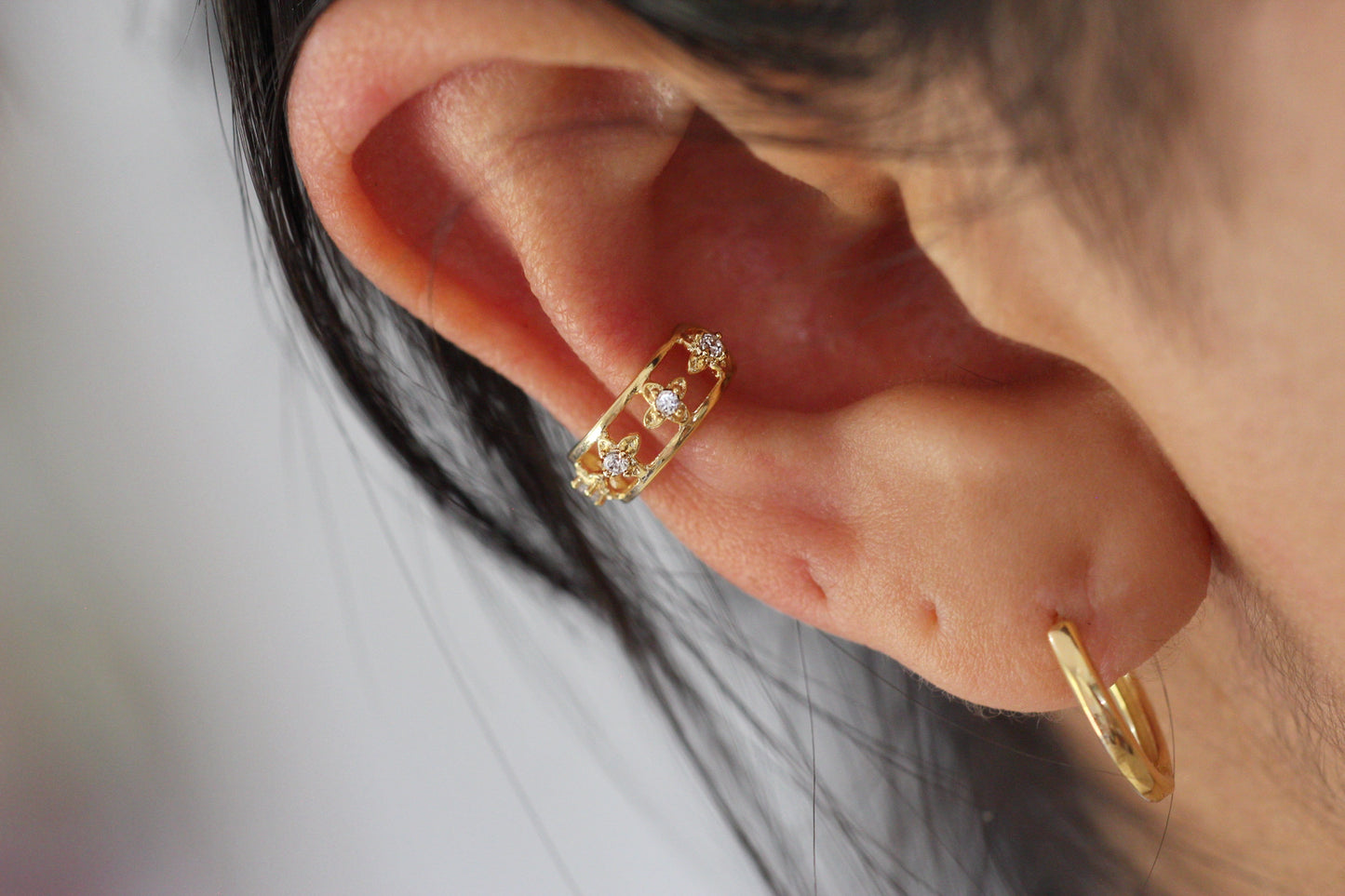 Earcuff Cali Carti, actitud moderna en cada detalle.