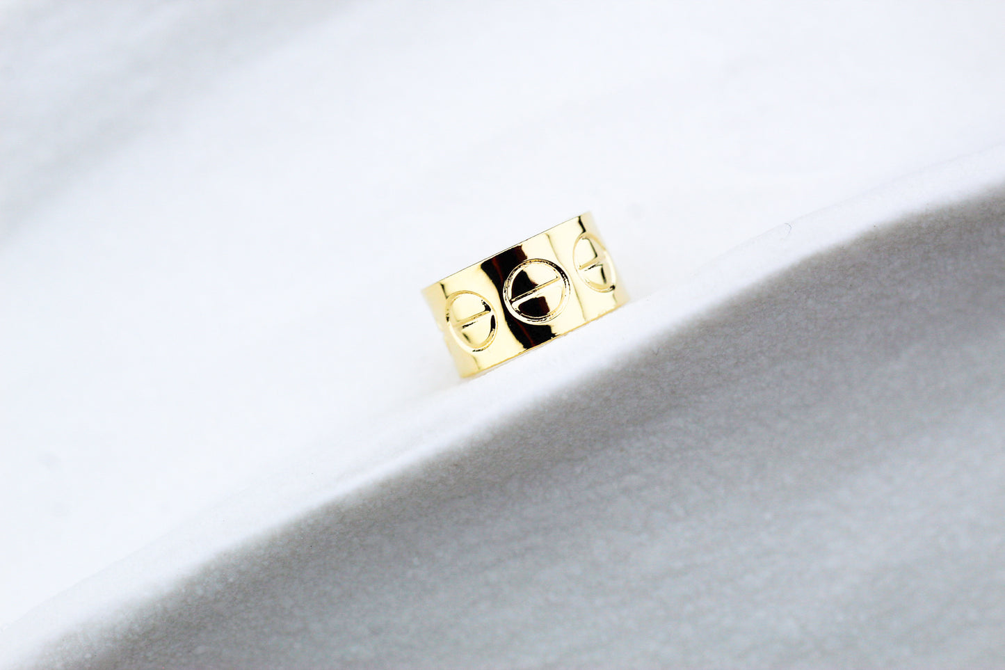 Earcuff CS, diseño moderno con carácter propio.