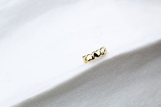 Earcuff Corazón Amores, amor moderno en cada detalle.