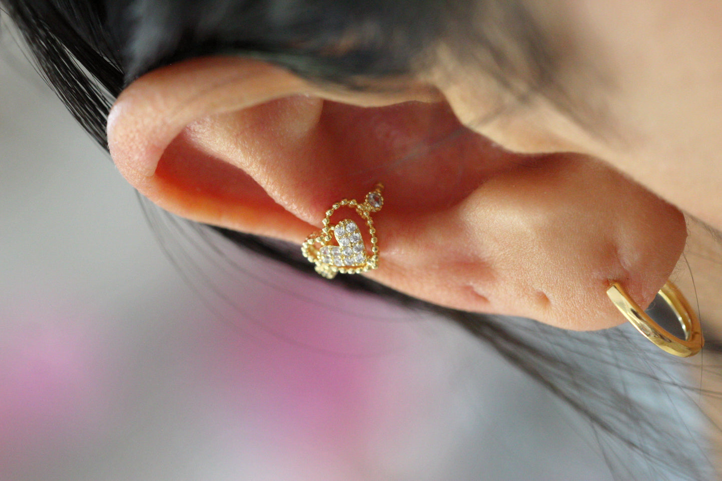 Earcuff Du Corazón In, un detalle delicado con estilo moderno.