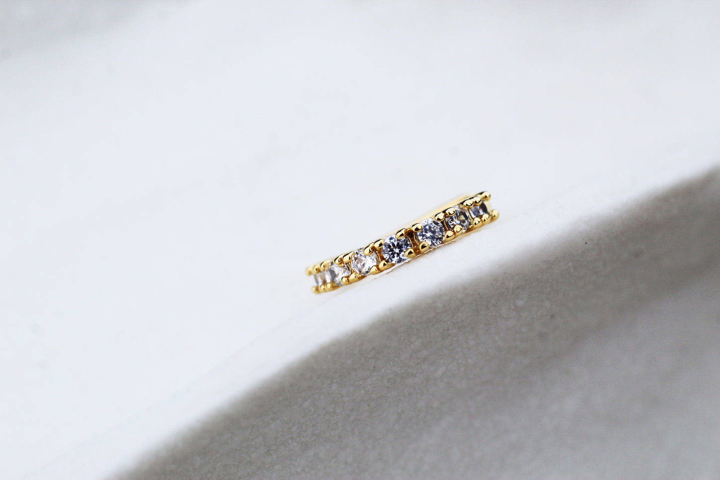 Earcuff Frost Bor, una pieza con calma y carácter.