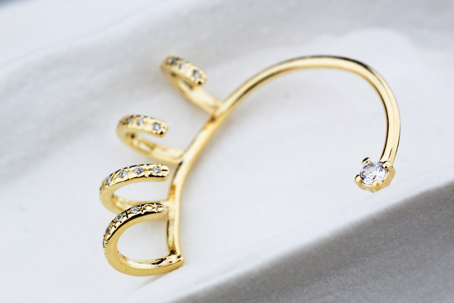 Earcuff Iconic, una joya que redefine el estilo.