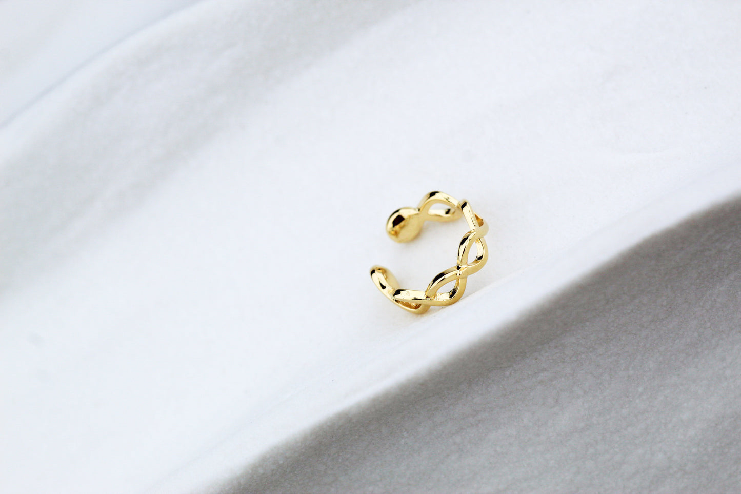 Earcuff Infinitos, símbolo de conexión infinita