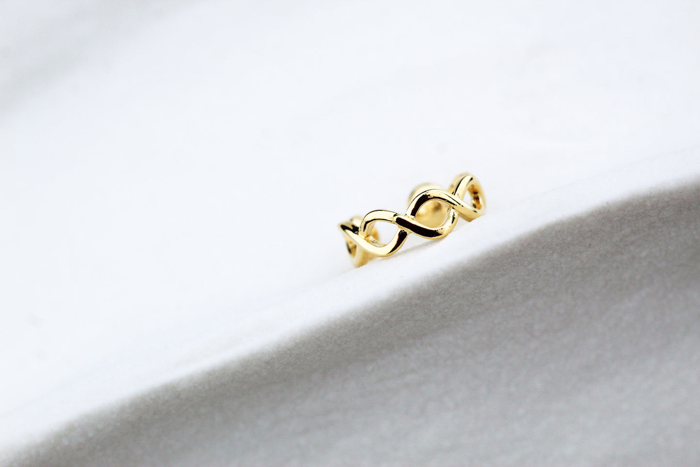 Earcuff Infinitos, símbolo de conexión infinita