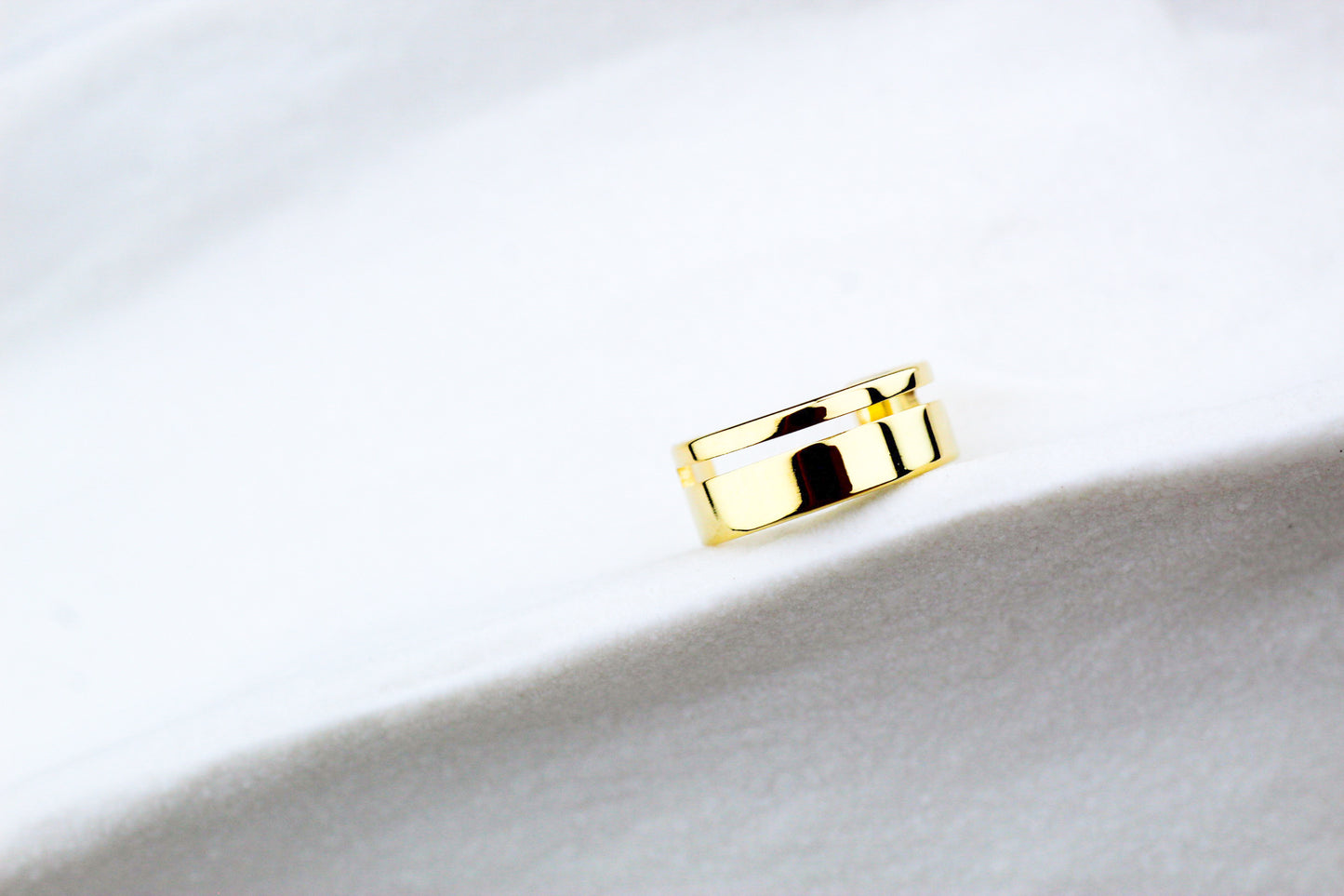 Earcuff Línea Dua, minimalismo con carácter moderno.