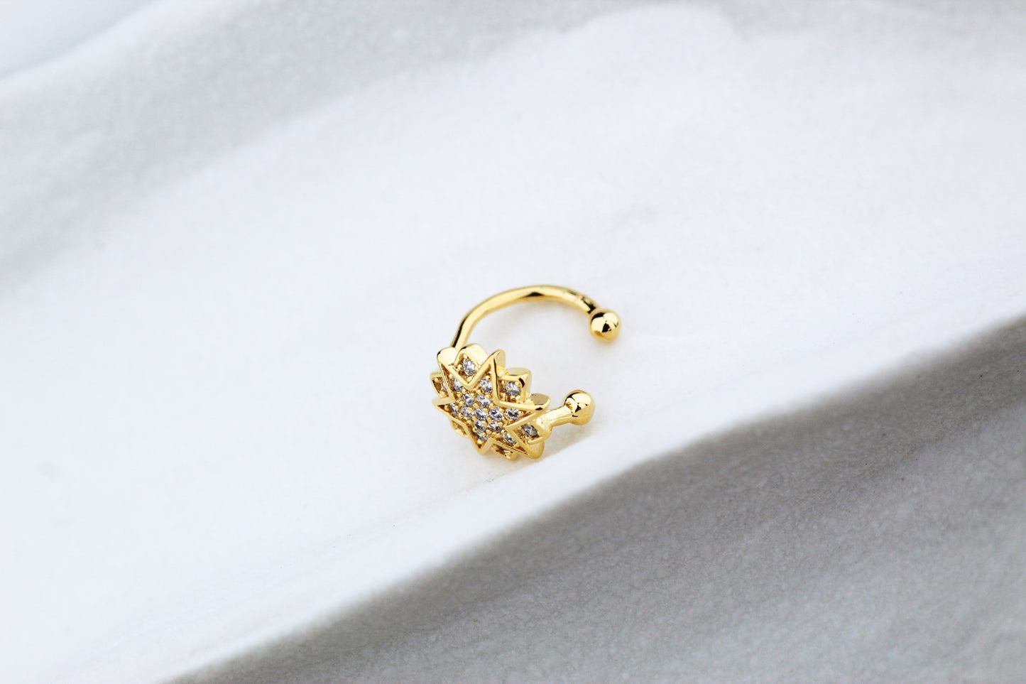 Earcuff Stella Guía Frost, inspiración en movimiento