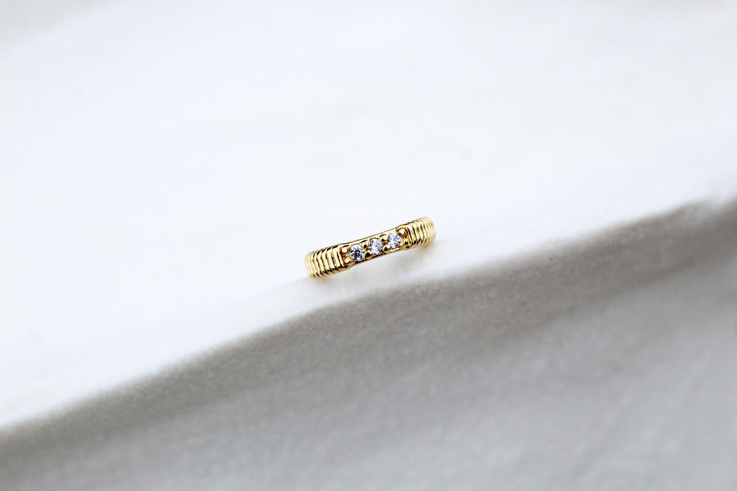 Earcuff Tex Triluz, delicadeza con un toque de luz.