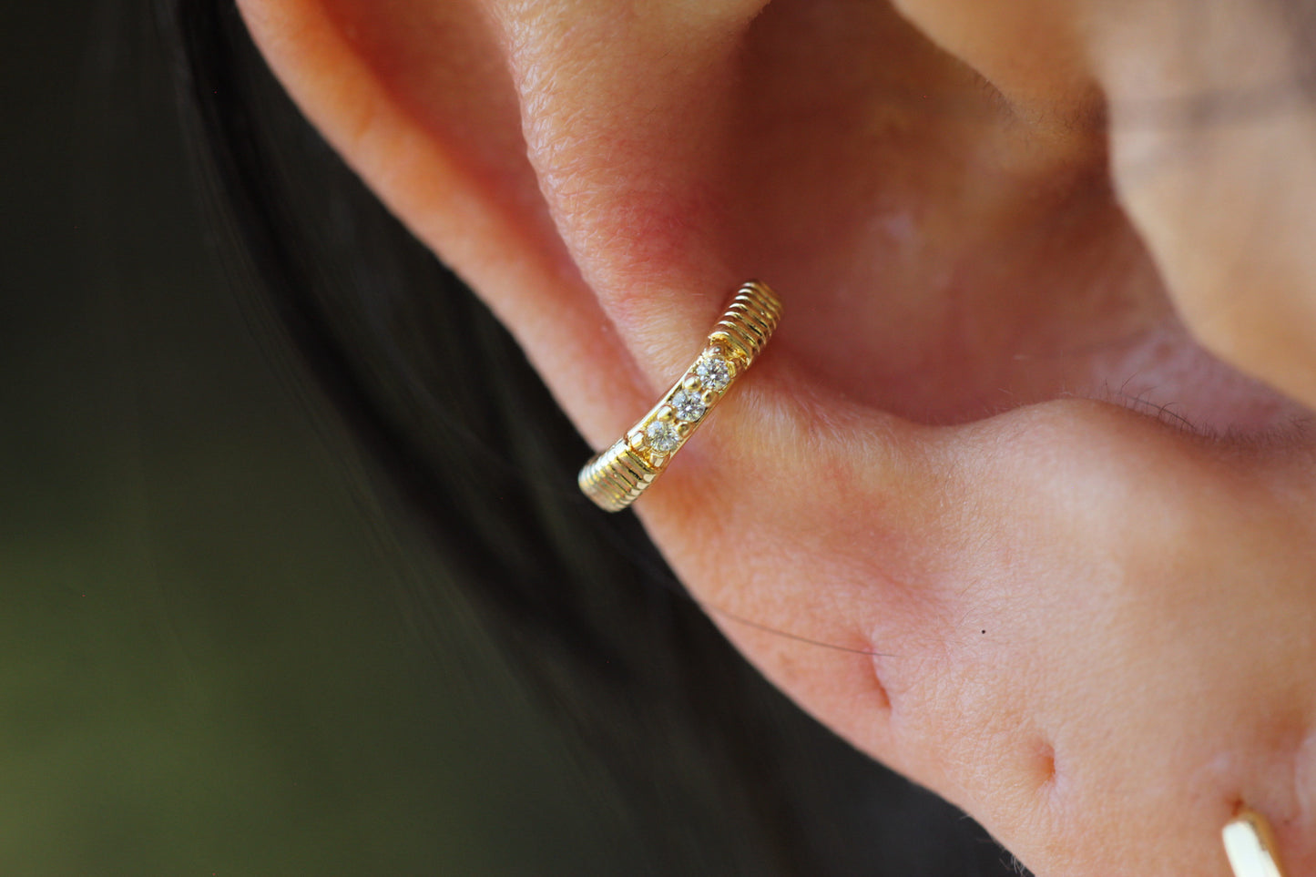 Earcuff Tex Triluz, delicadeza con un toque de luz.