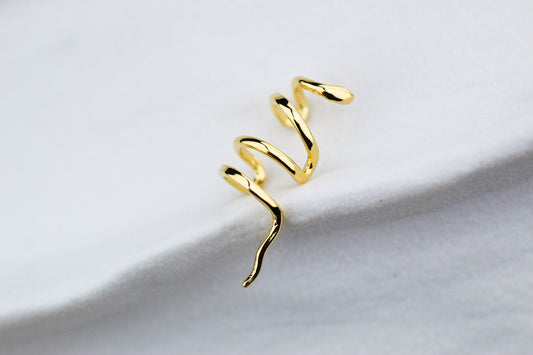 Earcuff Naga Trepador, la fuerza hecha forma.