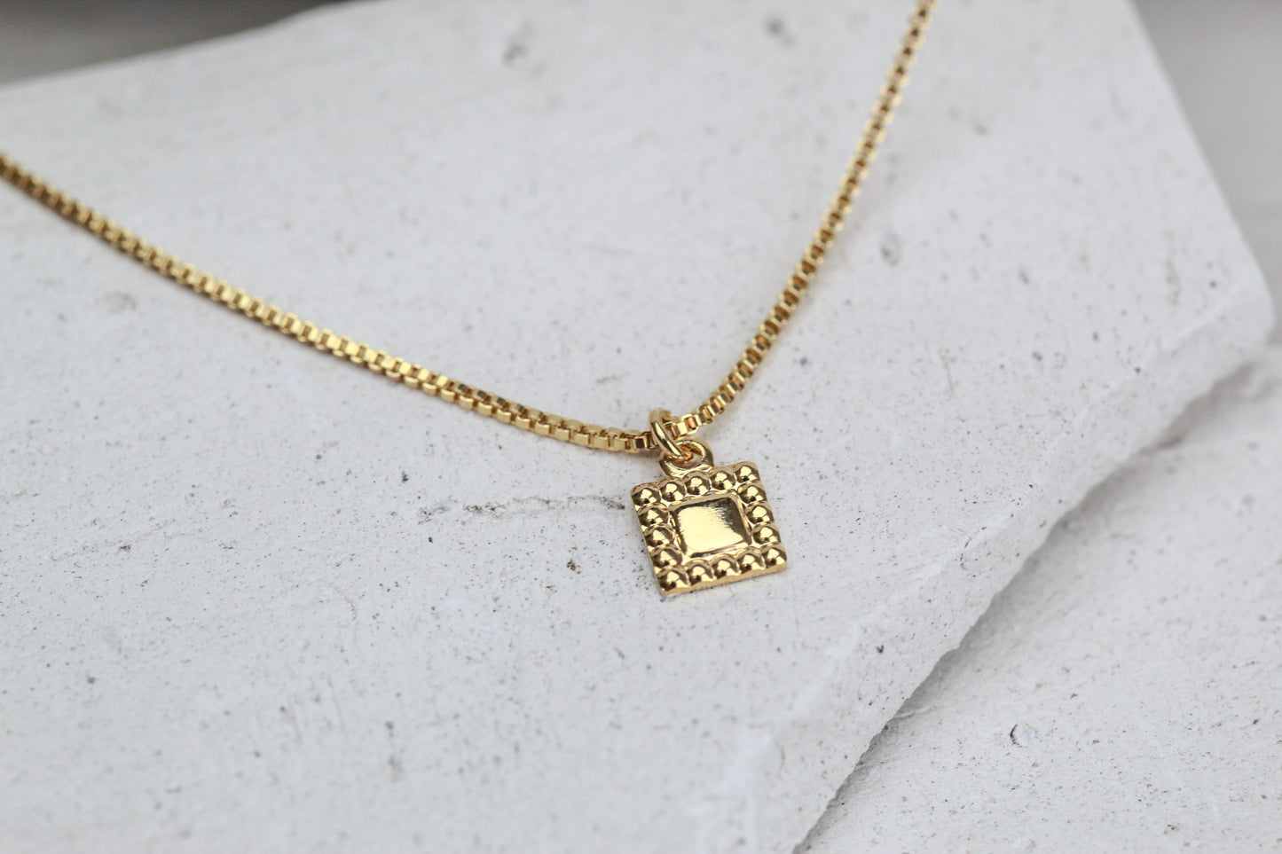 Collar BB Cuadro bor
