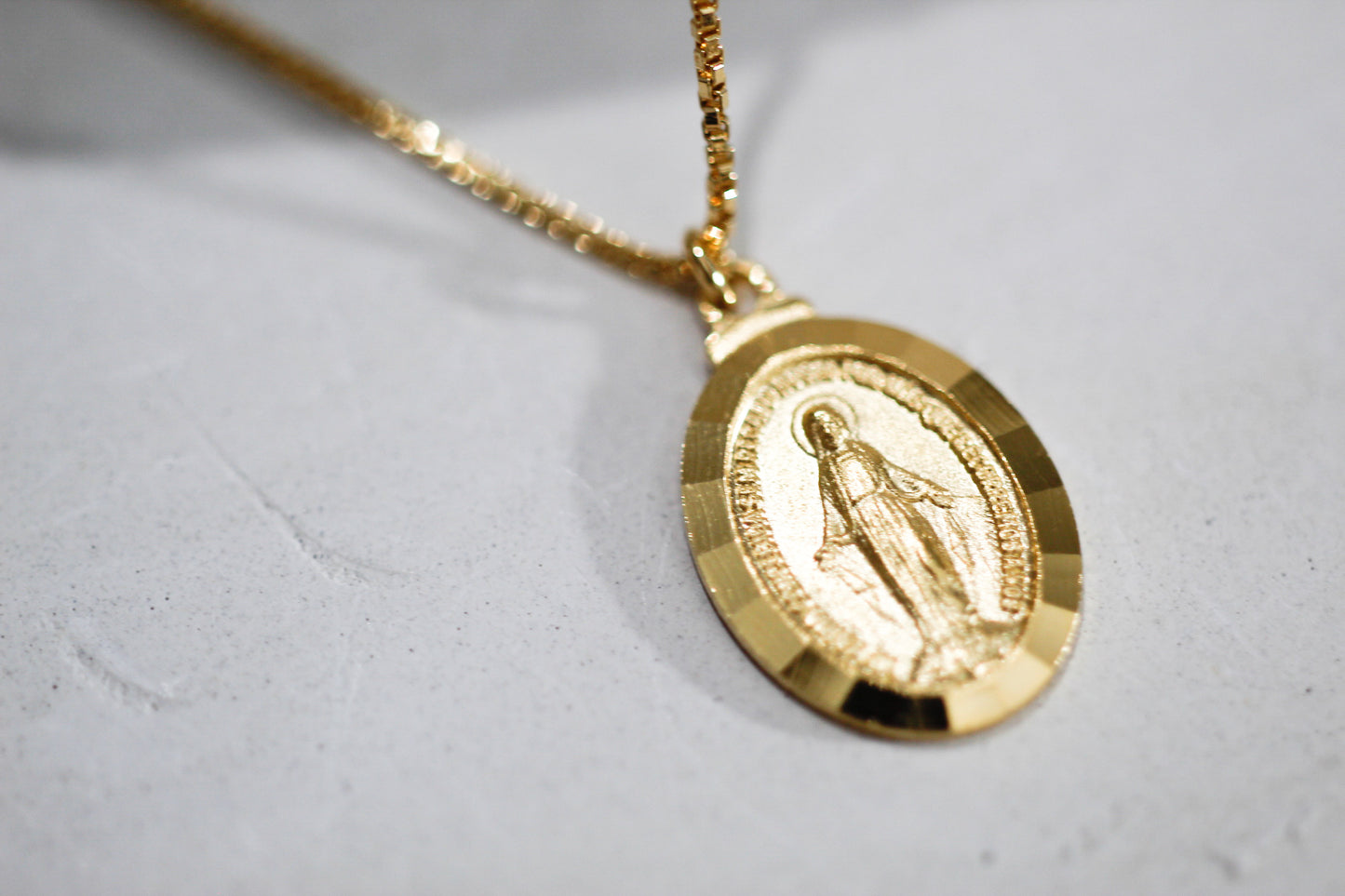 Collar Virgen Mate