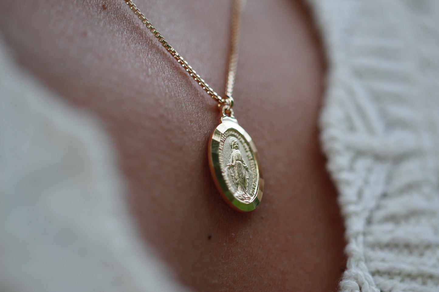 Collar Virgen Mate
