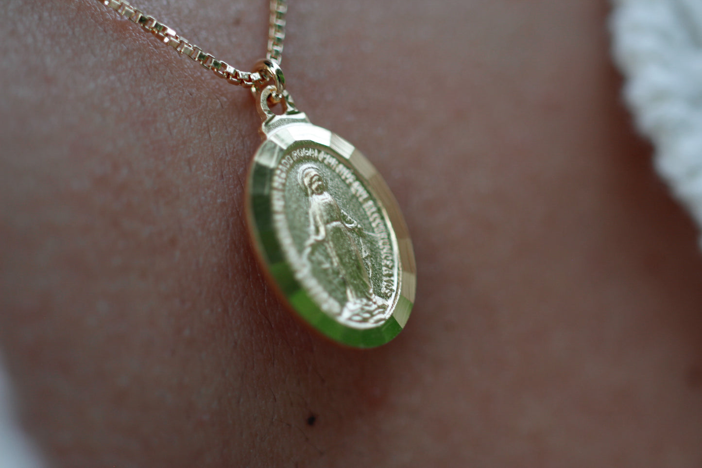 Collar Virgen Mate