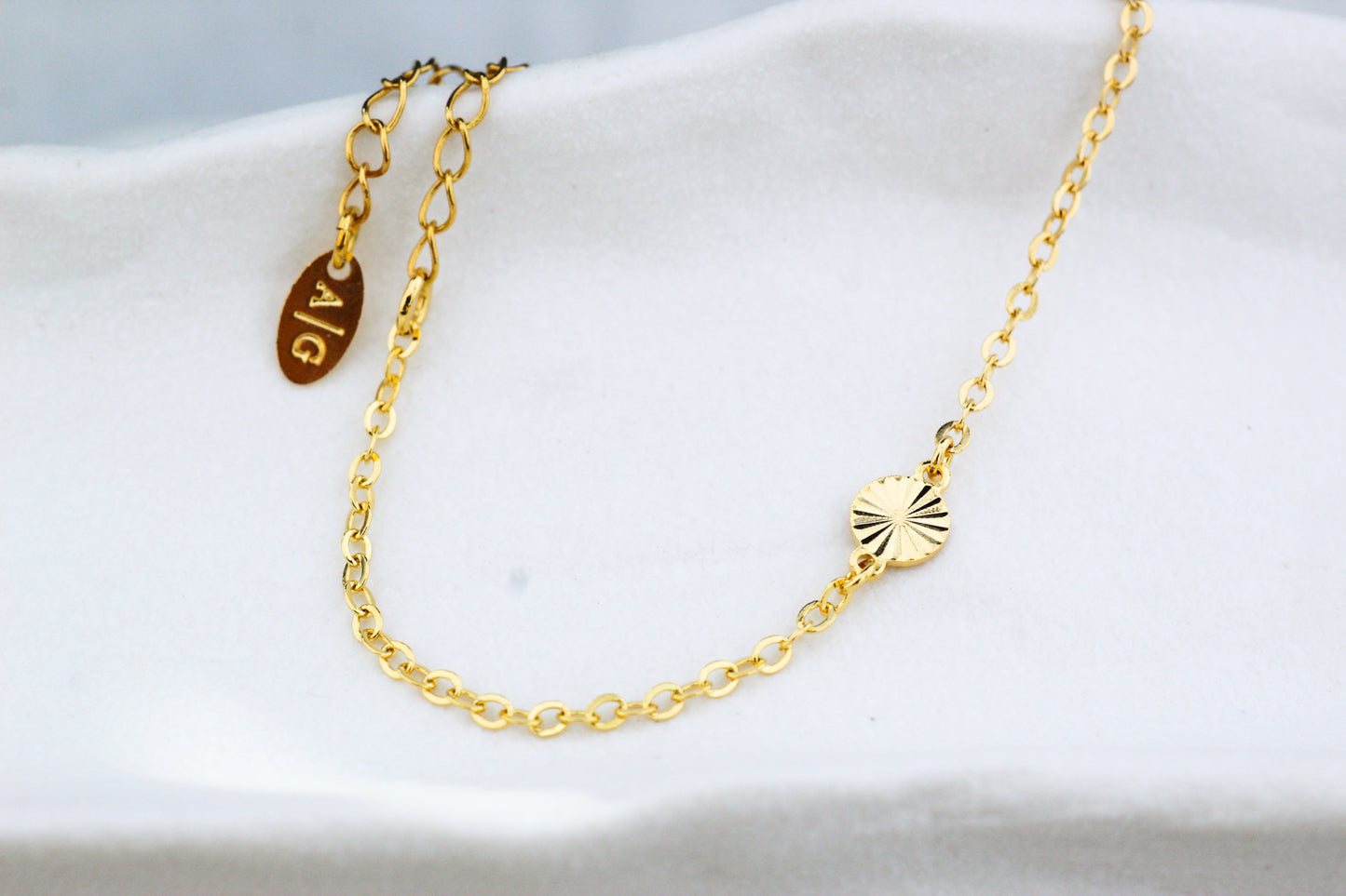 Pulsera BB Medalla Tex, minimalismo con estilo.