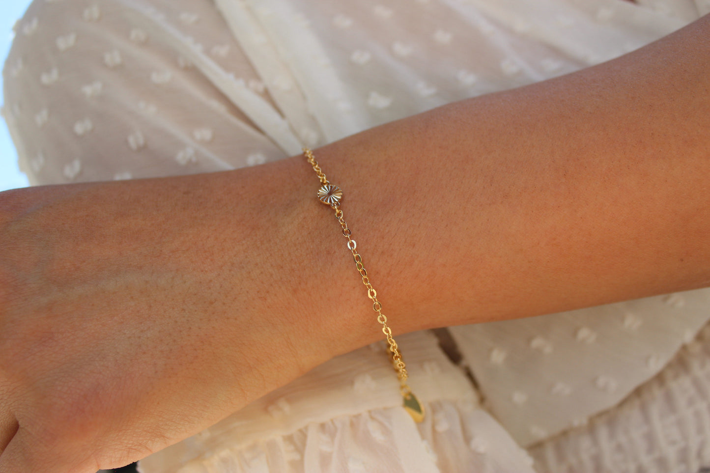 Pulsera BB Medalla Tex, minimalismo con estilo.