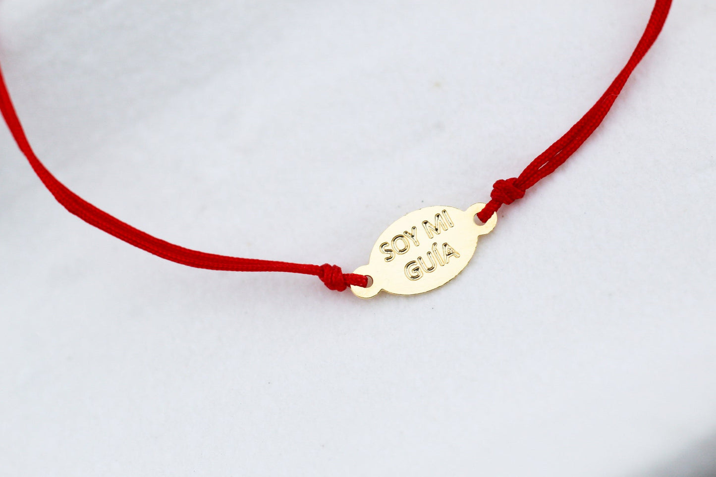 Pulsera Frases Rojo, un detalle que te recuerda quién eres.
