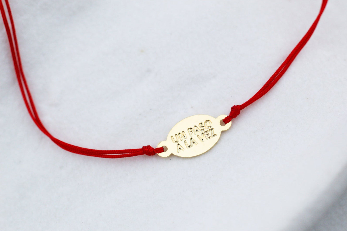 Pulsera Frases Rojo, un detalle que te recuerda quién eres.