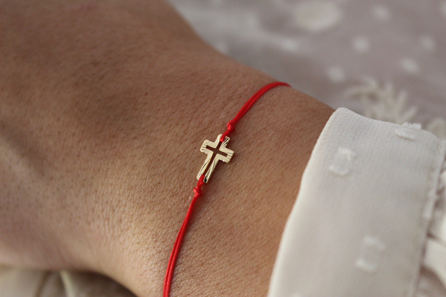 Pulsera Cruz Cali Tex Rojo, fé que se siente cerca