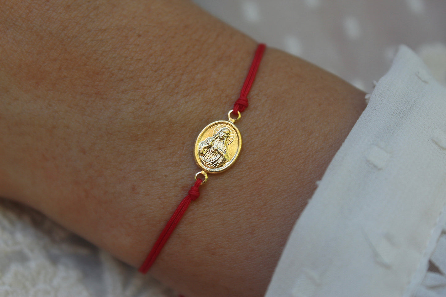 Pulsera Jesús Rojo, fe que se siente cerca todos los días