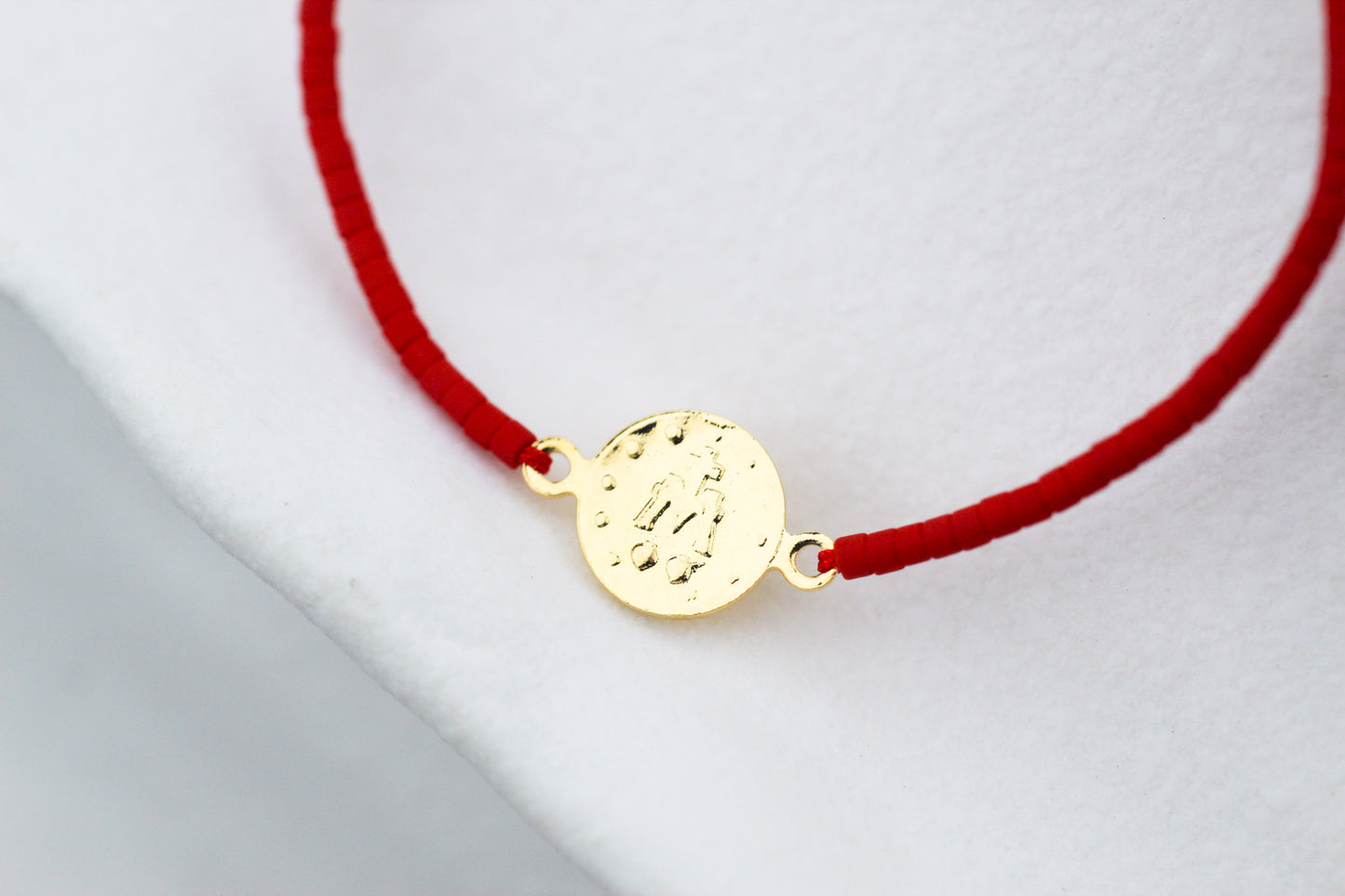 Pulsera Miyu BB Virgen de los Rayos, fe que acompaña cada día