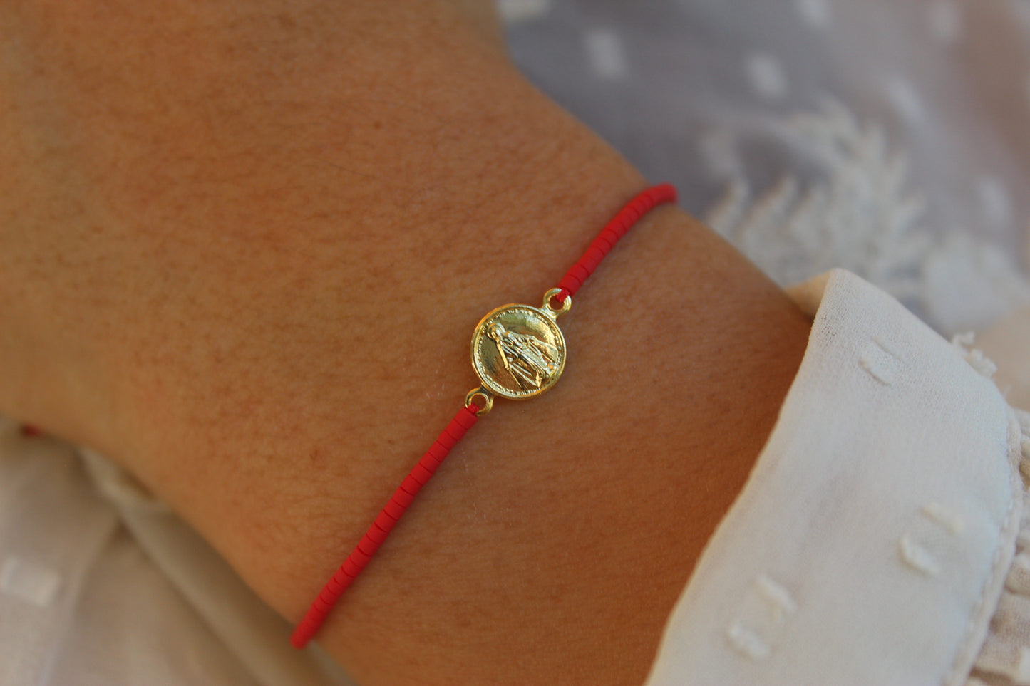 Pulsera Miyu BB Virgen de los Rayos, fe que acompaña cada día