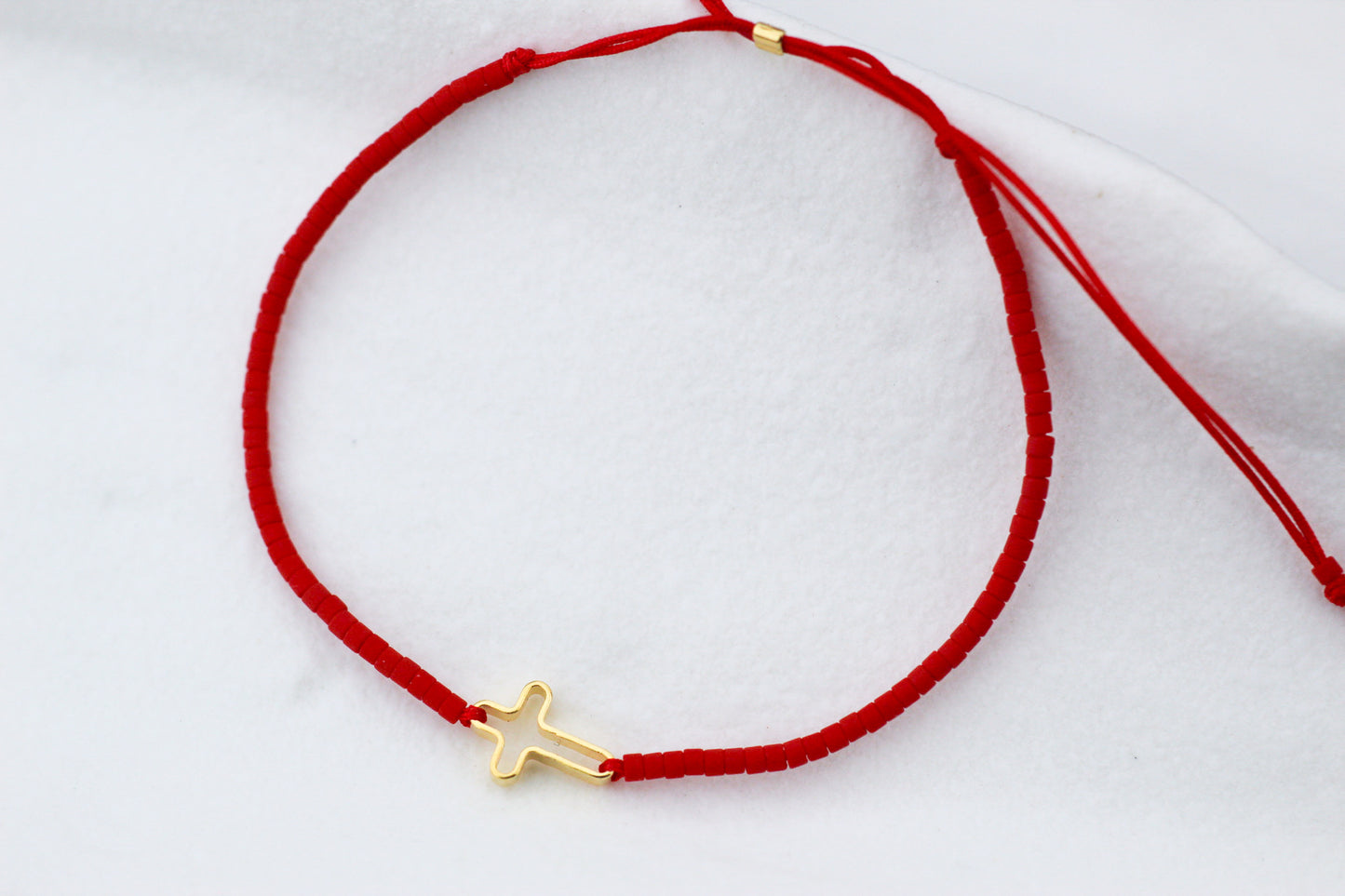 Pulsera Miyu Cruz Cali Vol, un símbolo de fe para el día a día