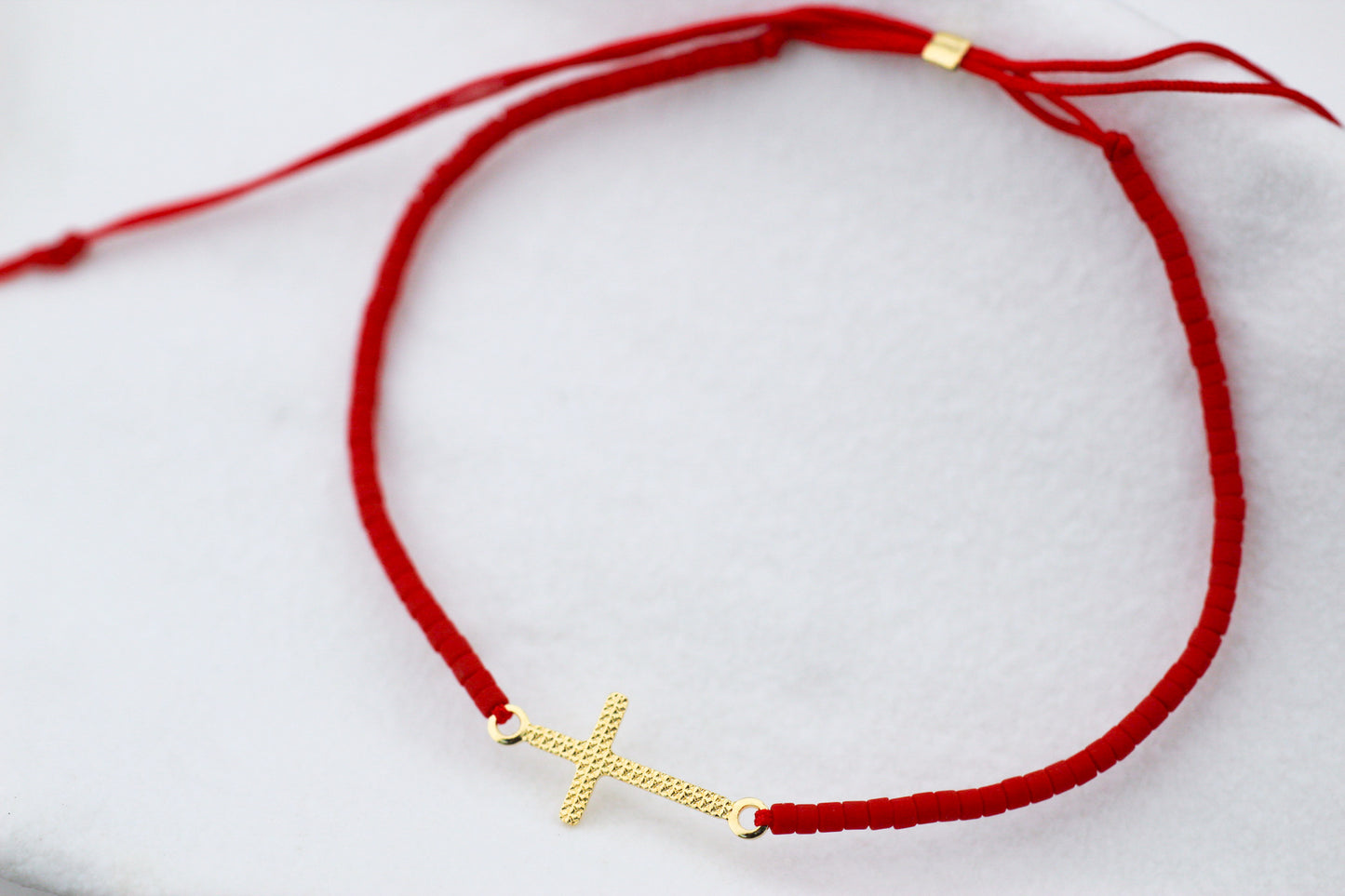 Pulsera Miyu Cruz Tex, fe en un diseño delicado