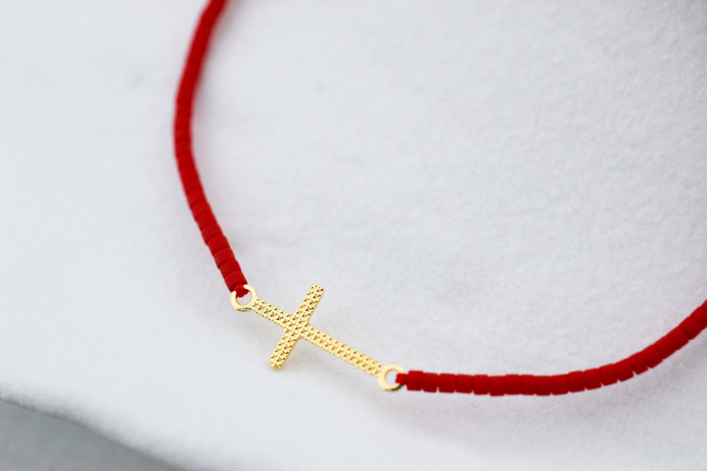 Pulsera Miyu Cruz Tex, fe en un diseño delicado