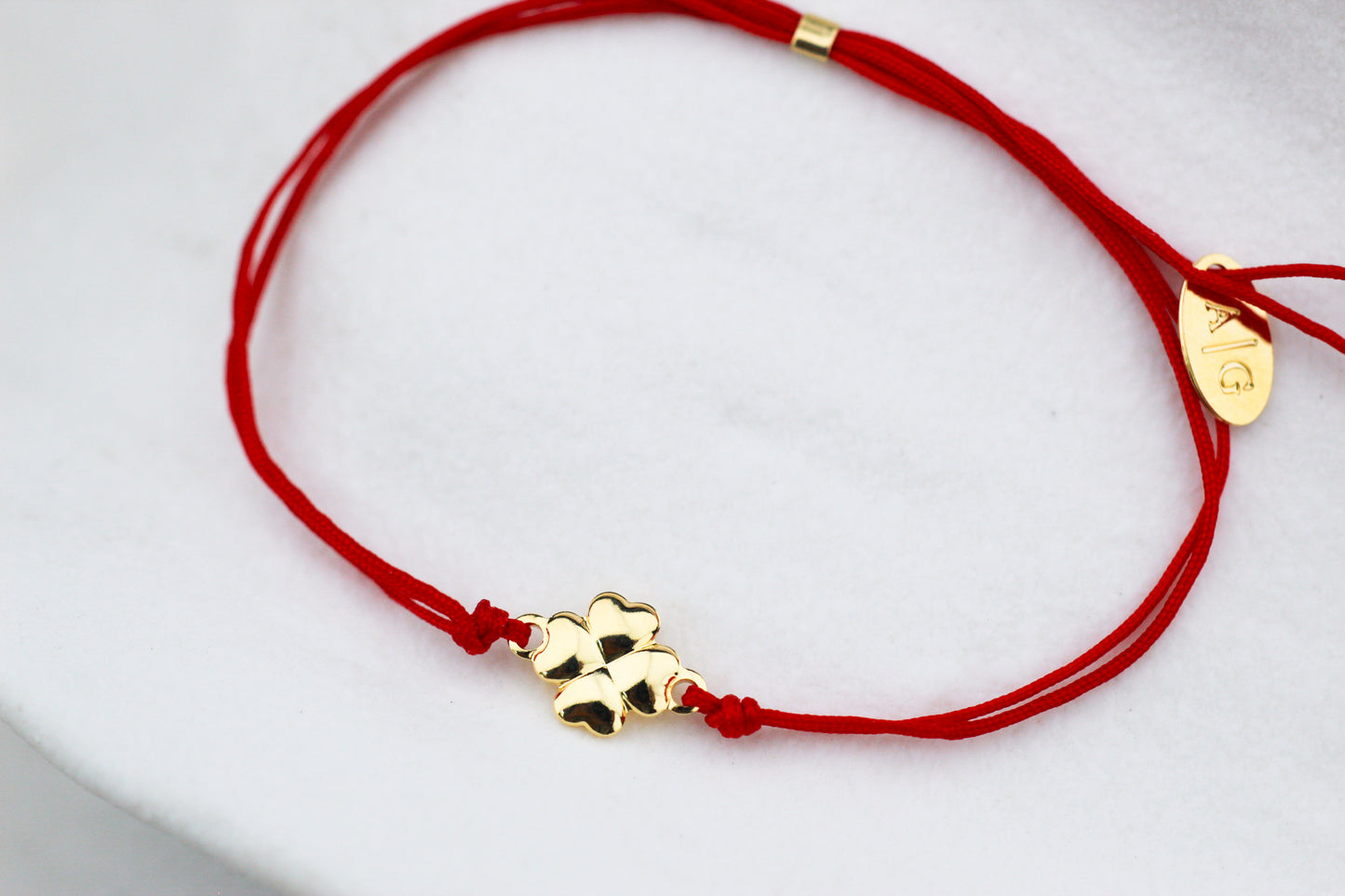 Pulsera Suerte Vol Rojo, un pequeño amuleto para atraer lo bueno