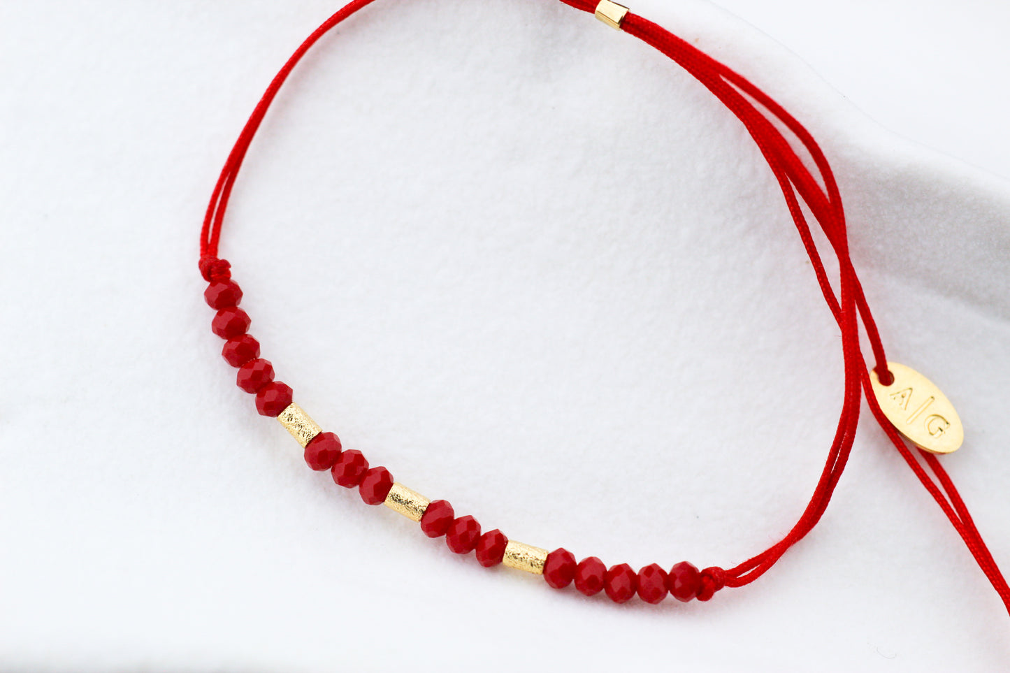 Pulsera Tokio Cristal, versatilidad vestida de rojo