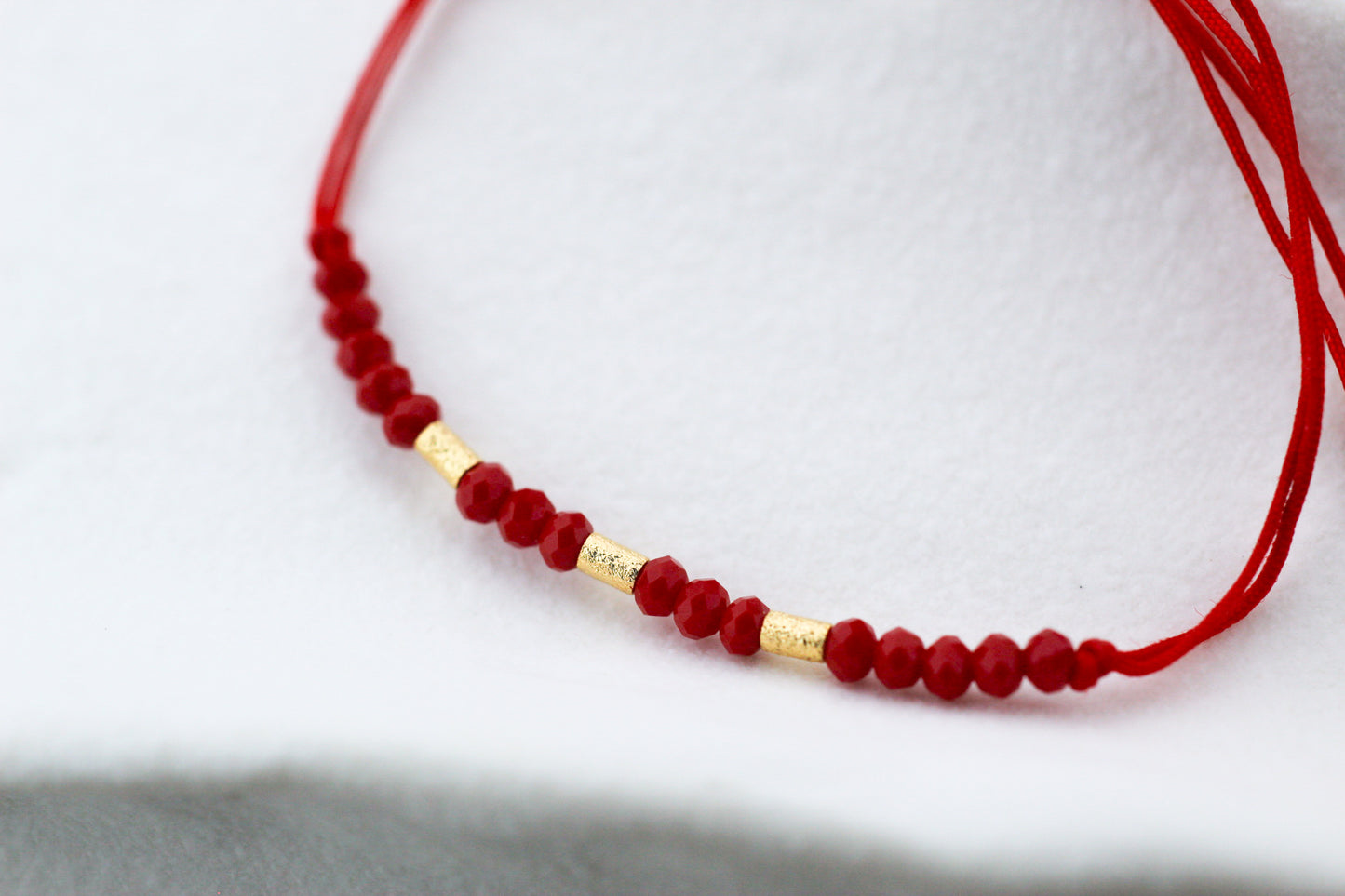 Pulsera Tokio Cristal, versatilidad vestida de rojo