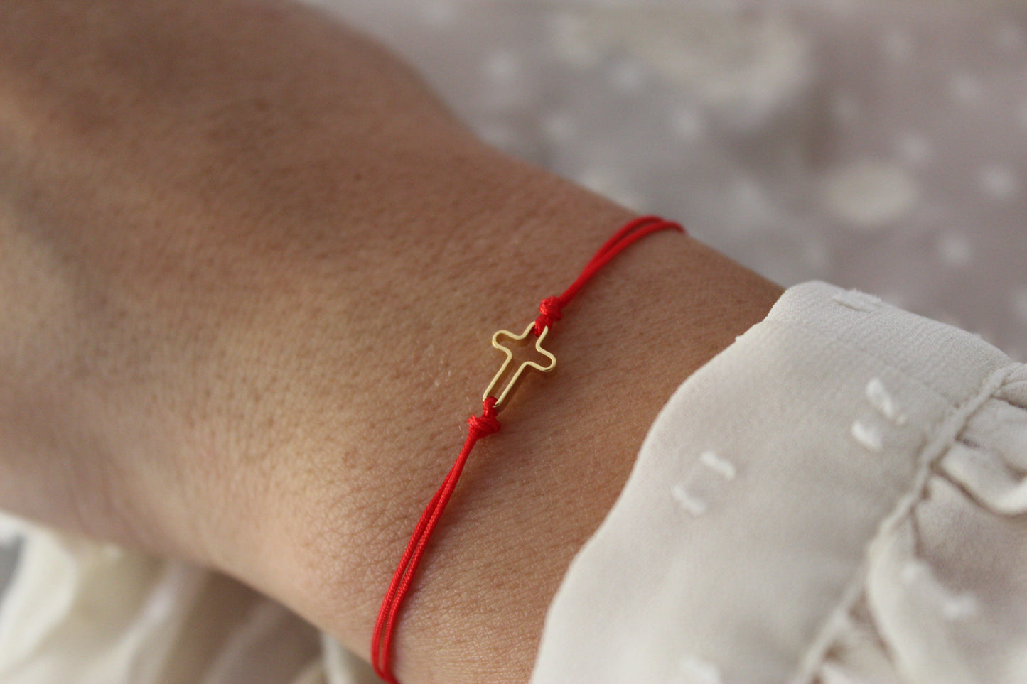 Pulsera Cruz Cali Vol Rojo, fe que se siente cercana