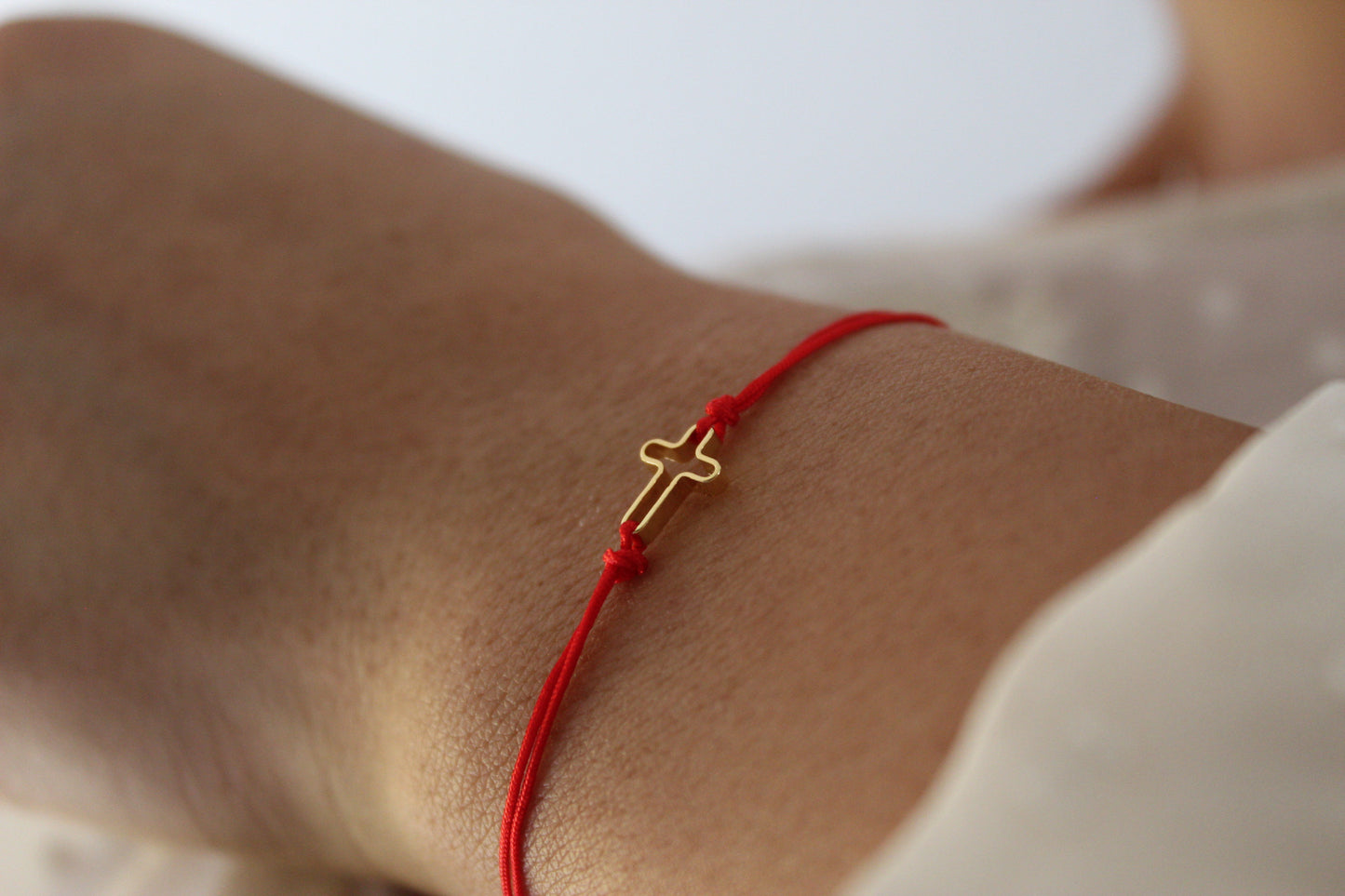 Pulsera Cruz Cali Vol Rojo, fe que se siente cercana