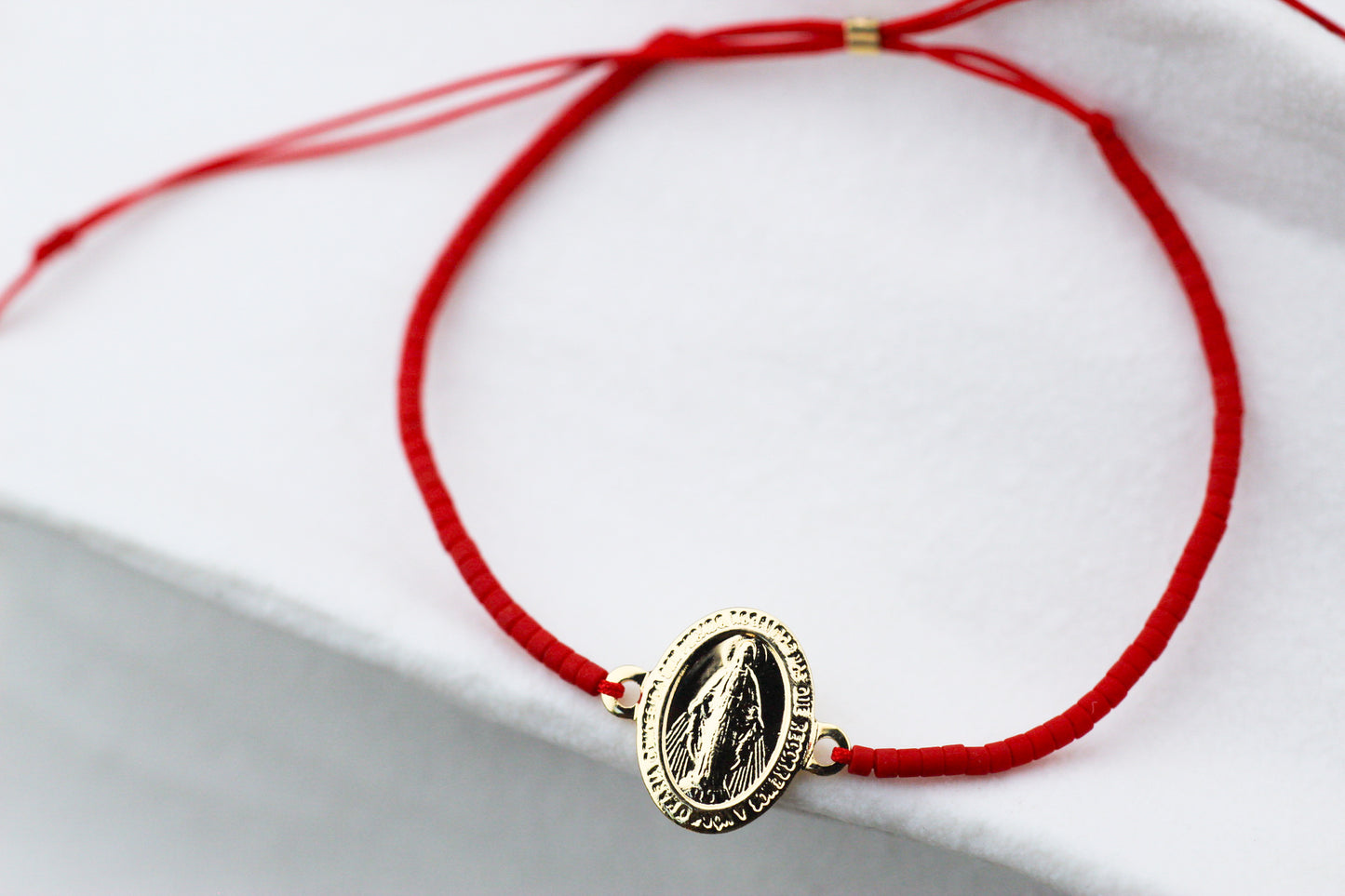 Pulsera Miyu Virgen de los Rayos Oval, fe que se siente cerca