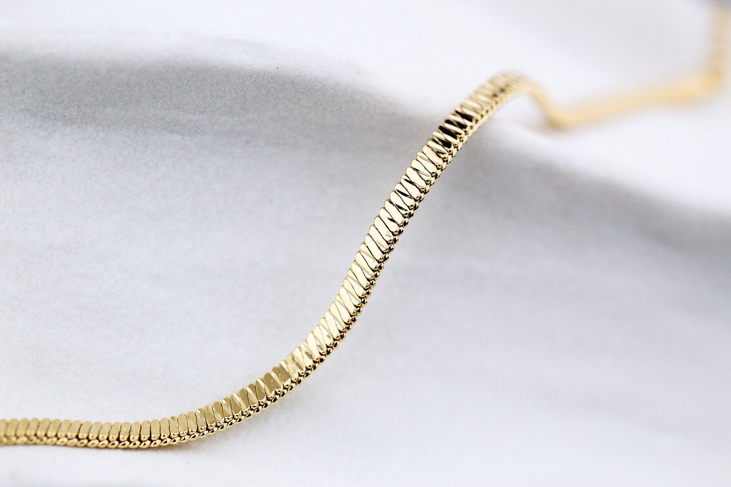 Pulsera Naga Zig Zag, un tejido original y elegante
