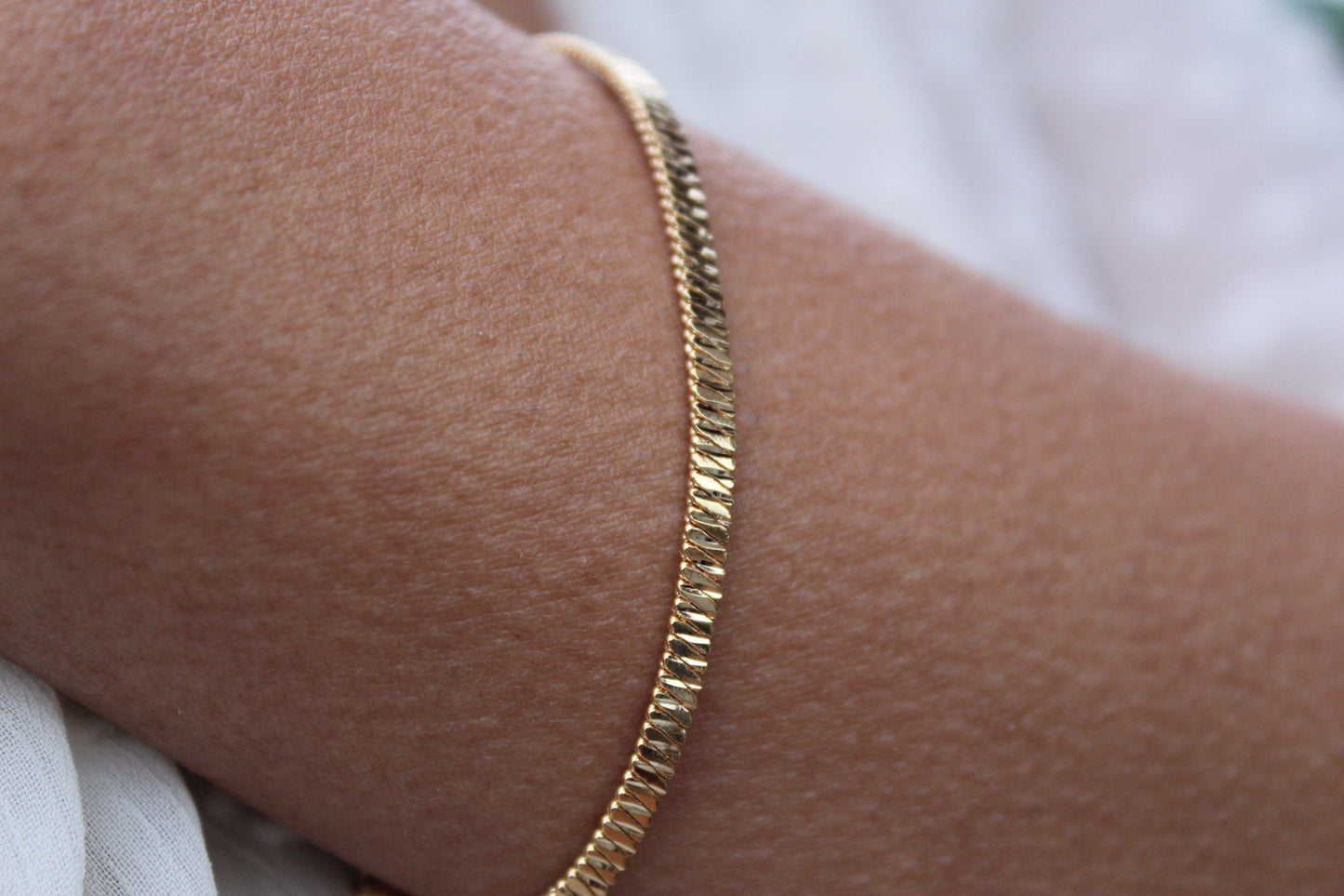 Pulsera Naga Zig Zag, un tejido original y elegante